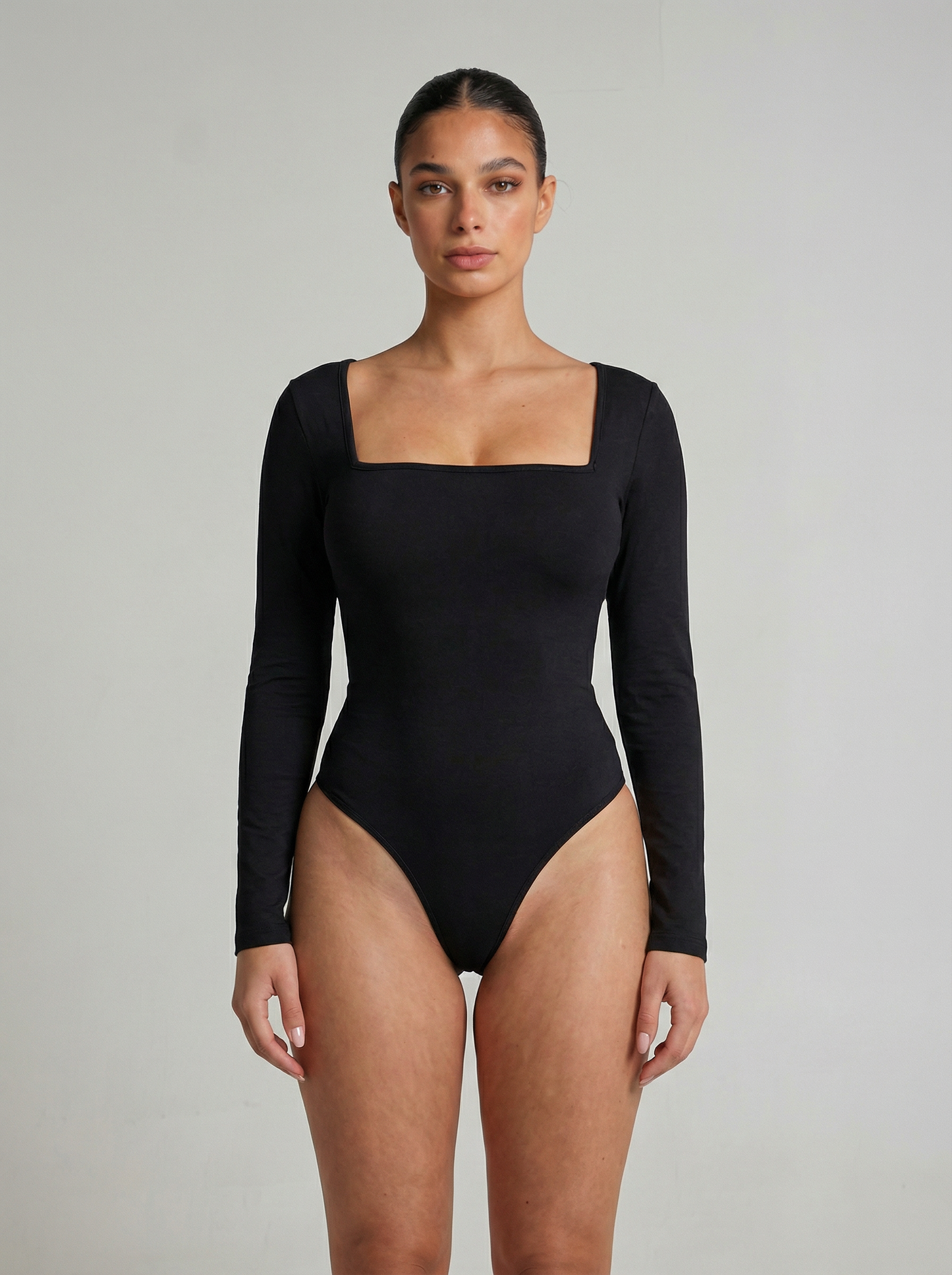 Body sculptant col carré femme noir manches longues, vue de face