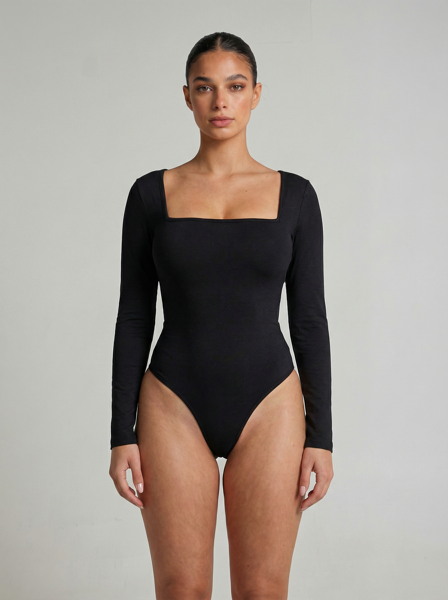 Body sculptant col carré femme noir manches longues, vue de face